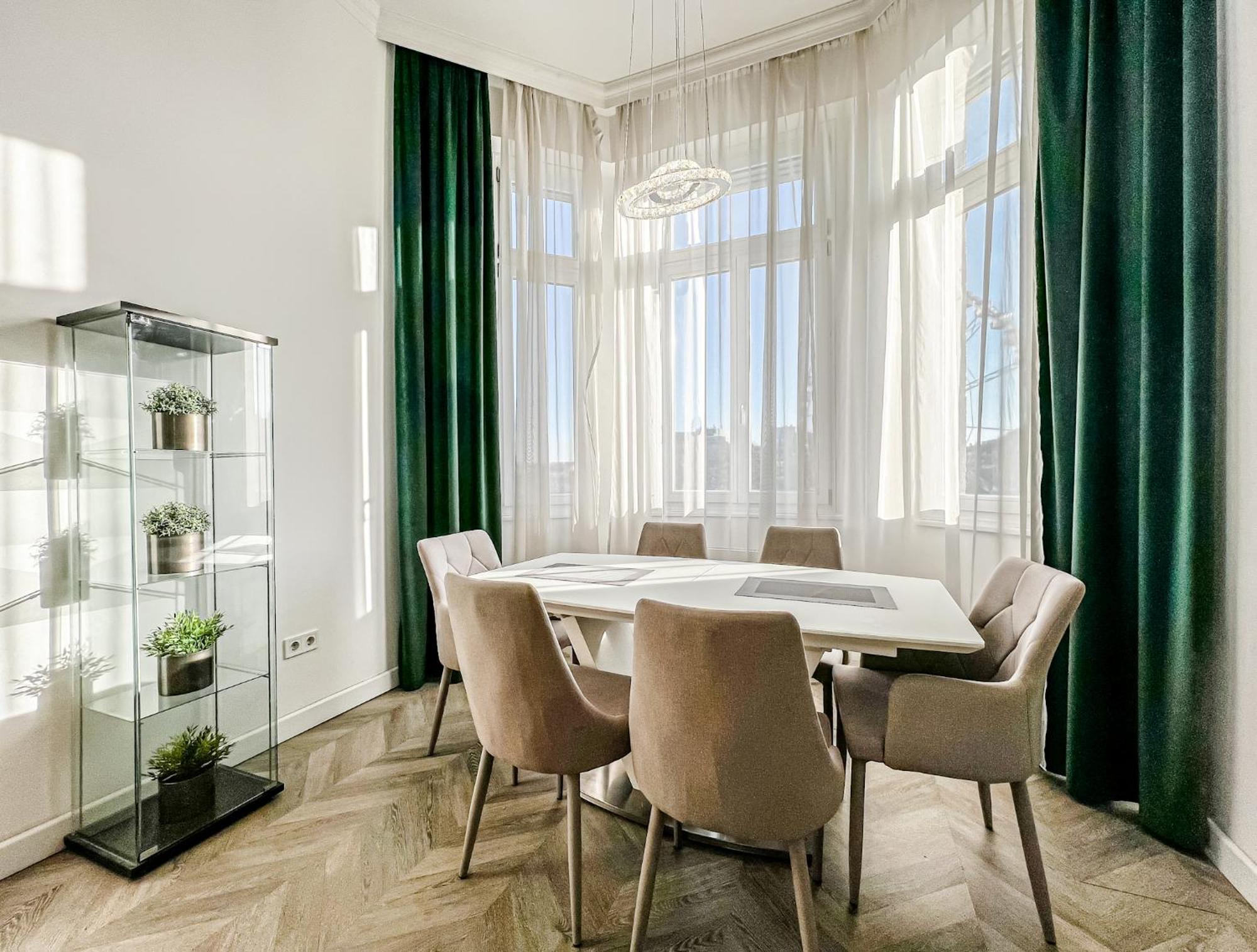 Luxury Downtown Dreams Appartement Boedapest Buitenkant foto